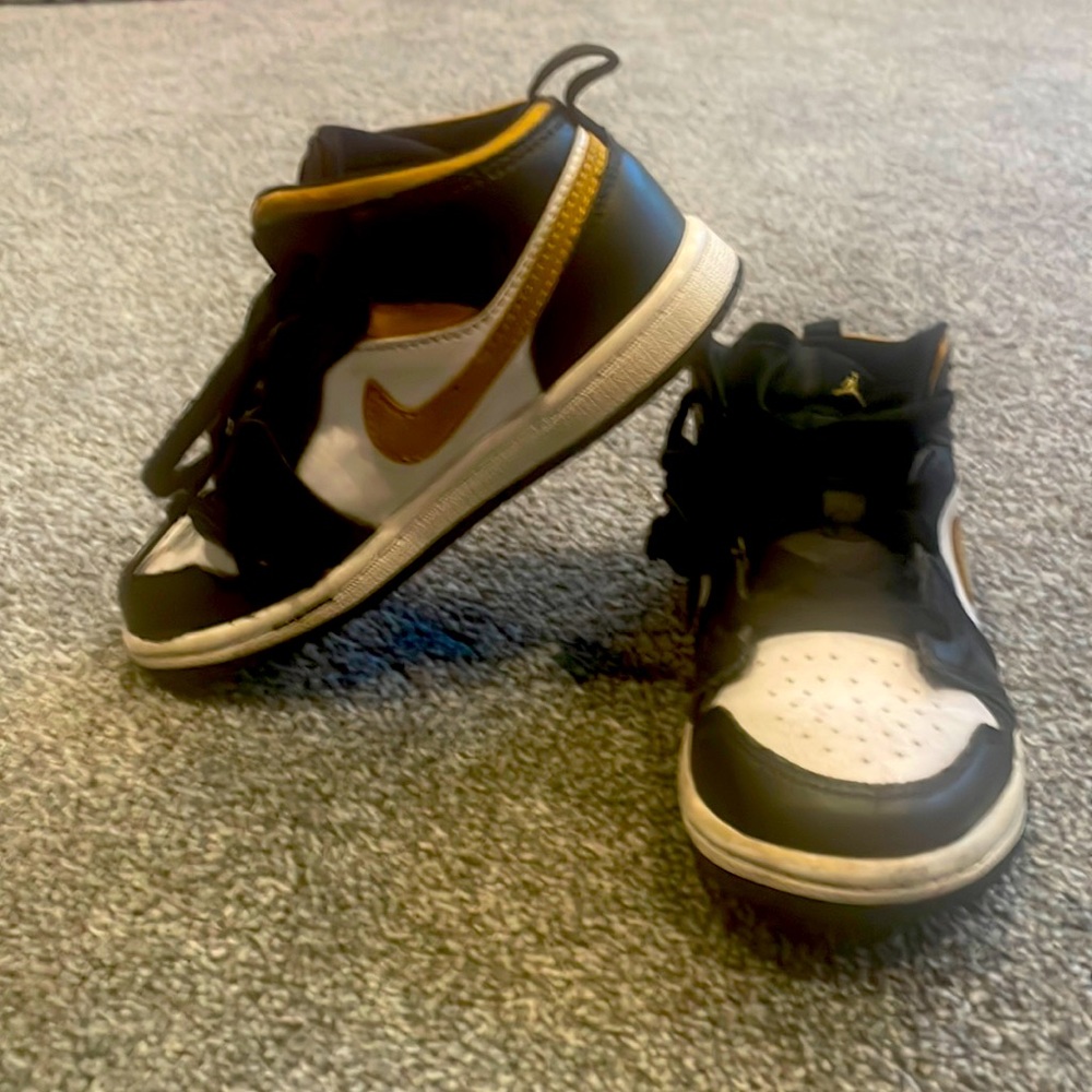Jordan 1s size 10C